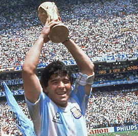 Maradona-and-the-World-Cup,-1986---Maradona-y-la-Copa-del-Mundo,-1986-t