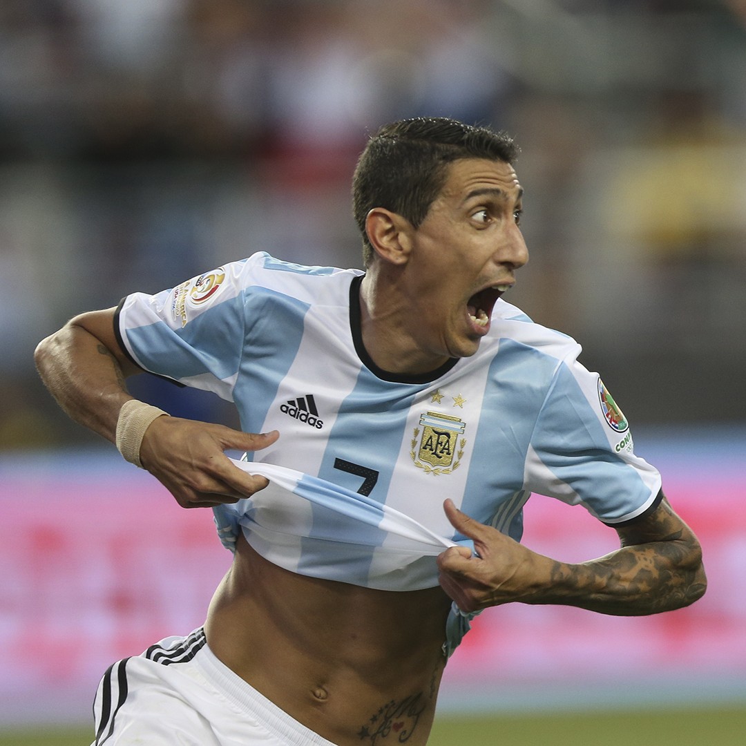 MMD328. SANTA CLARA (CA, EE.UU.), 06/06/2016.- El jugador argentino Ángel Di María celebra después de anotar un gol hoy, lunes 6 de junio de 2016, durante el partido entre Chile y Argentina por el grupo D de la Copa América, en el Levi's Stadium de Santa Clara, California (EE.UU.). EFE/David Fernández